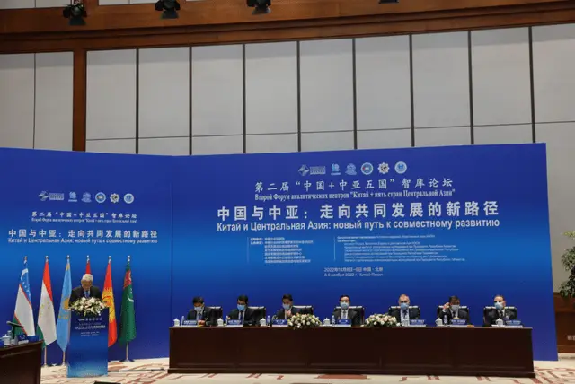 卢布贬值并未严重影响中哈贸易_中亚跨里海国际运输走廊_哈萨克斯坦一带一路经济发展重要性