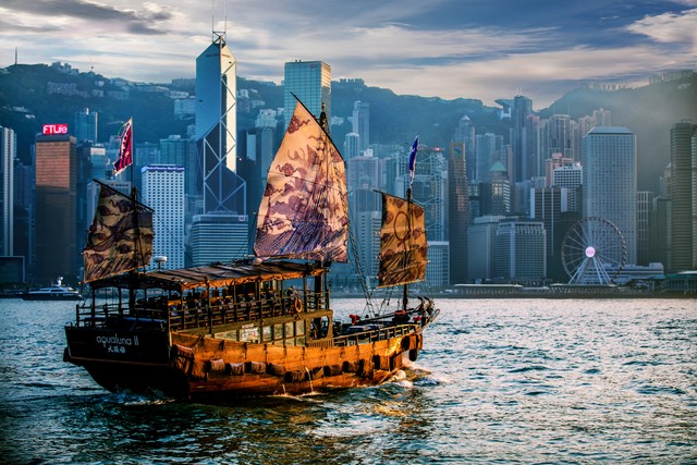 香港保险犹豫期退保_香港储蓄保险不适合人群_港险短期资金需求者劝退指南